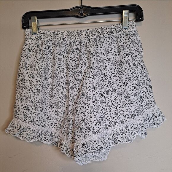 NWT American Eagle Floral Ruffle Runner Short Size Small - Picture 2 of 5